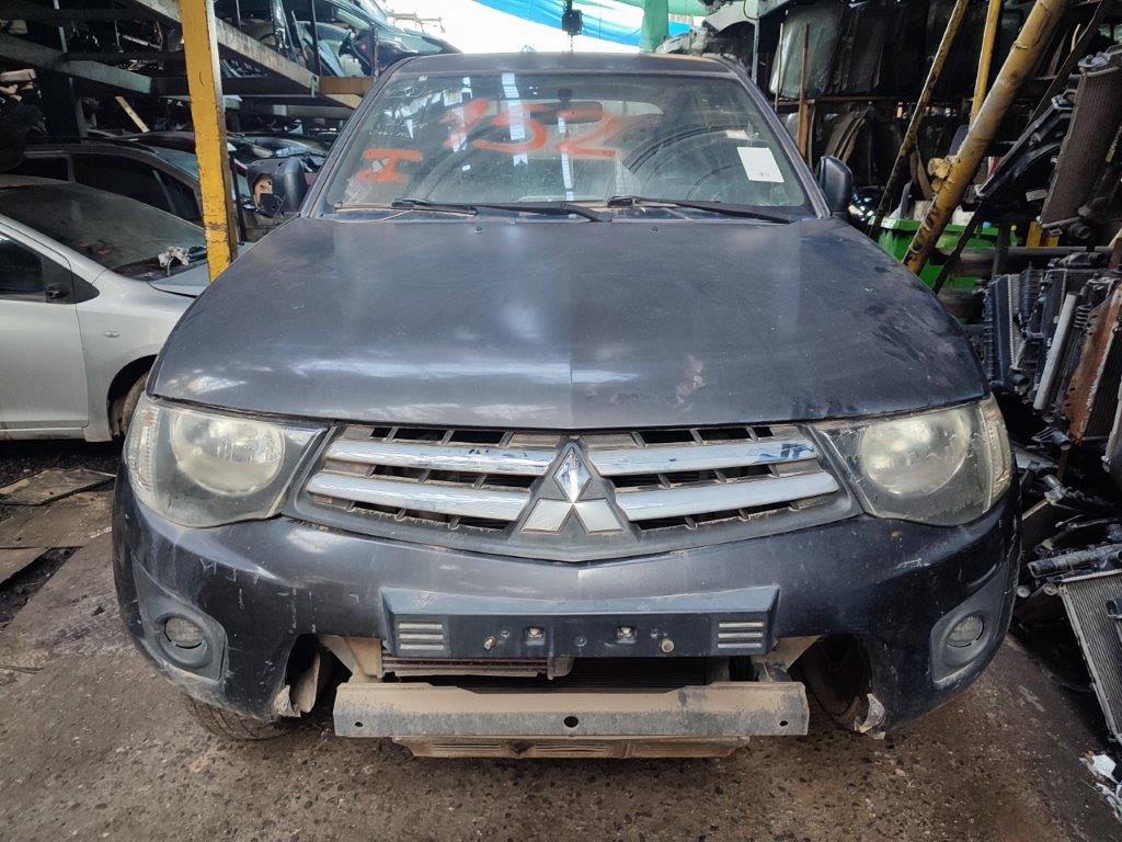  Mitsubishi L200 2006    EN DESARME